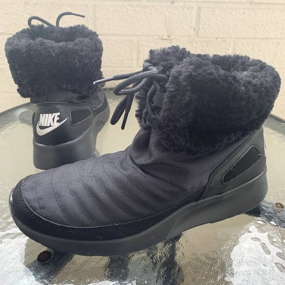 ✔︎ Nike Women's Kaishi Winter Boots - Picture 1 of 7